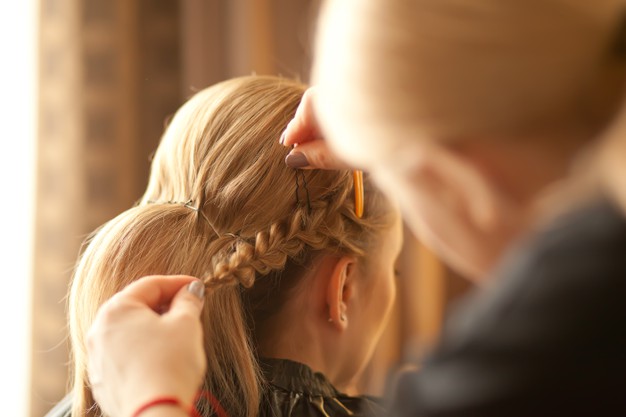Estes 9 perfis ensinam penteados incríveis para fazer nas crianças!